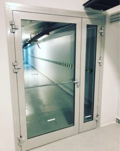 Остекленная противопожарная дверь (со стеклом) / серия FRM7377